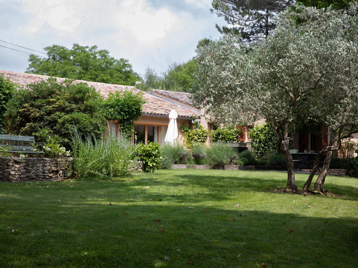 13 - Mas des Sources: Villa: Exterior