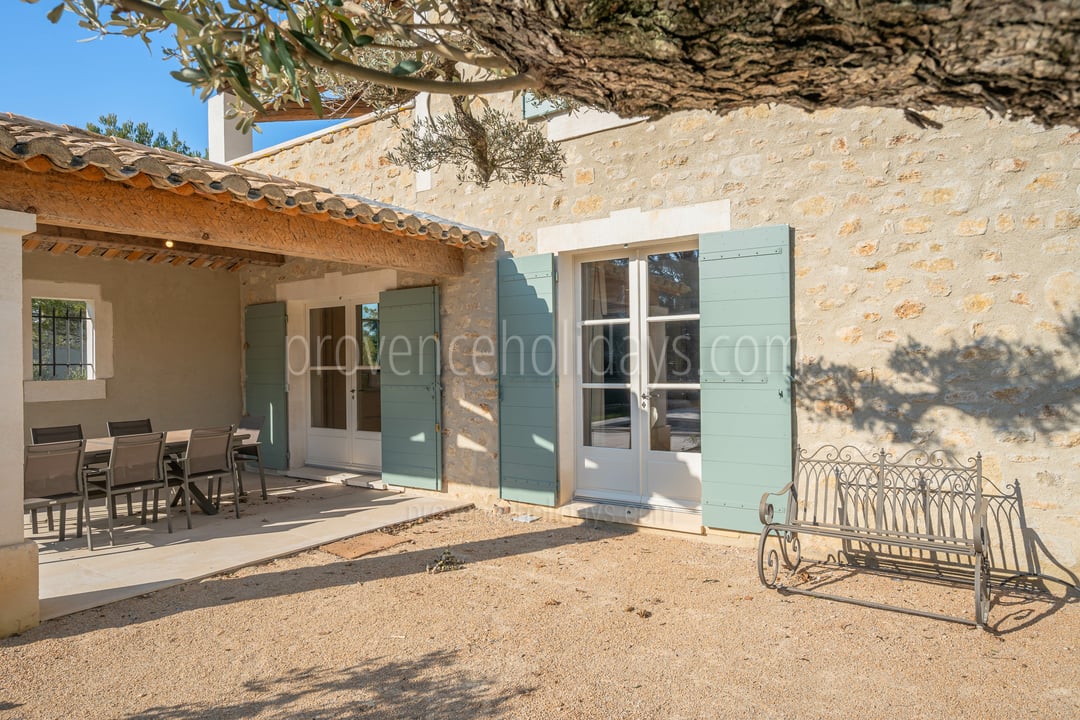 42 - Mas Lucie: Villa: Exterior