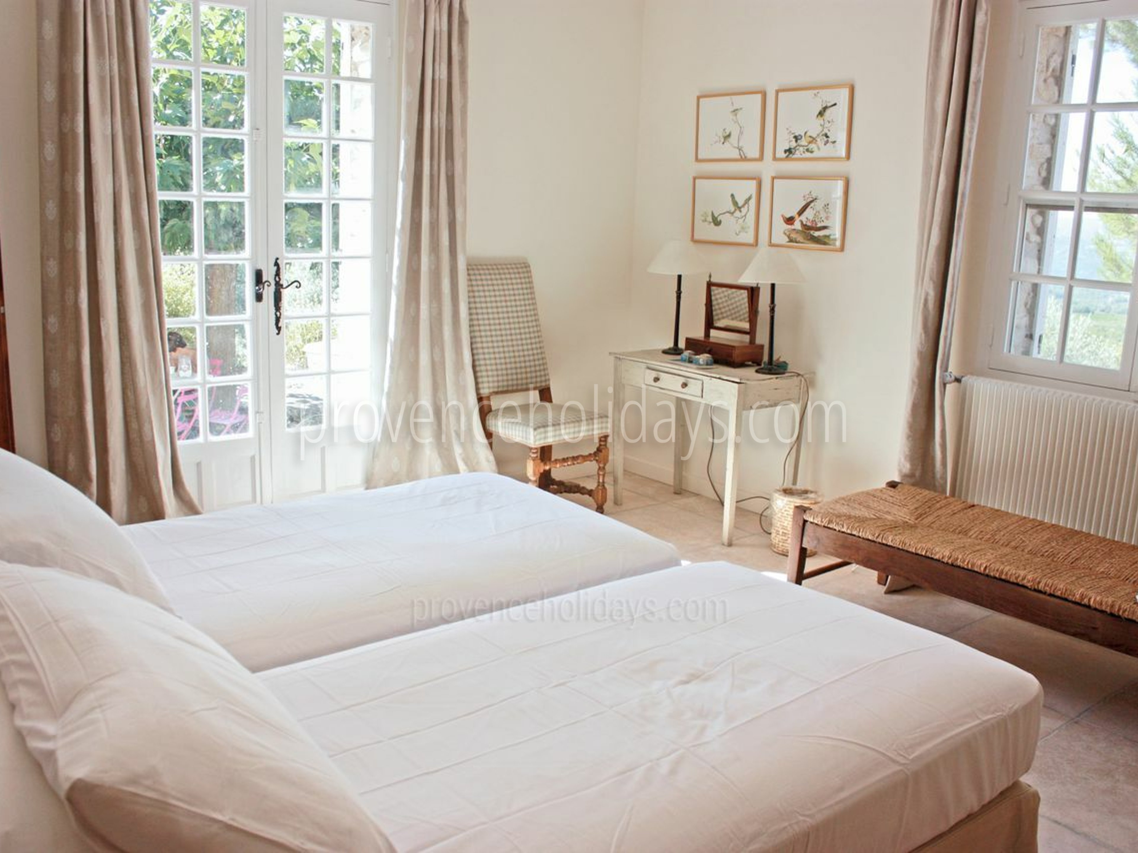 13 - Mas Blauvac: Villa: Interior