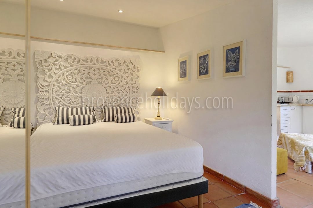 25 - Villa Caleous: Villa: Bedroom