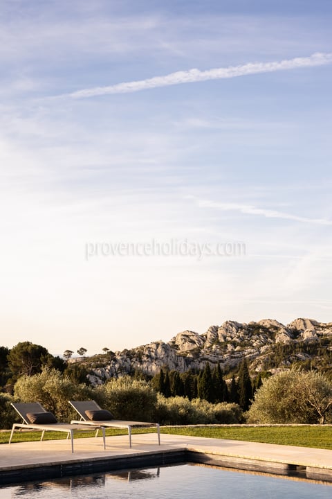 21 - Mas des Collines: Villa: Exterior