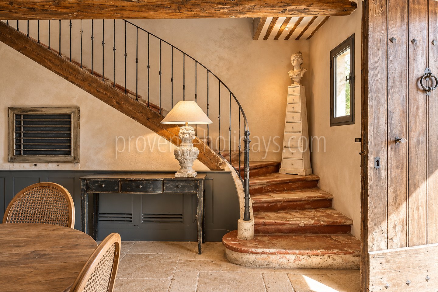 18 - Mas de Beaumes: Villa: Interior