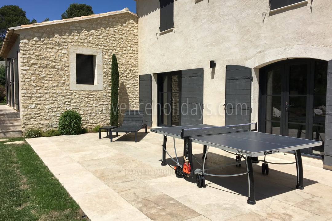 17 - Le Mas Provençal: Villa: Exterior
