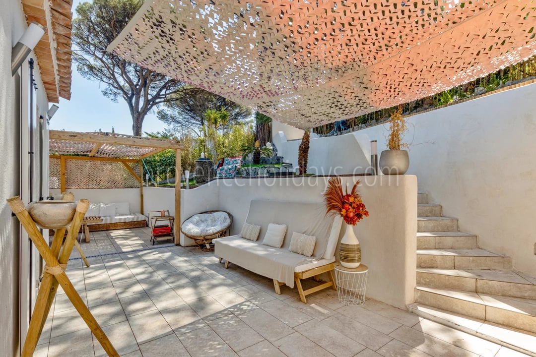 18 - Quiet house in Gassin: Villa: Exterior