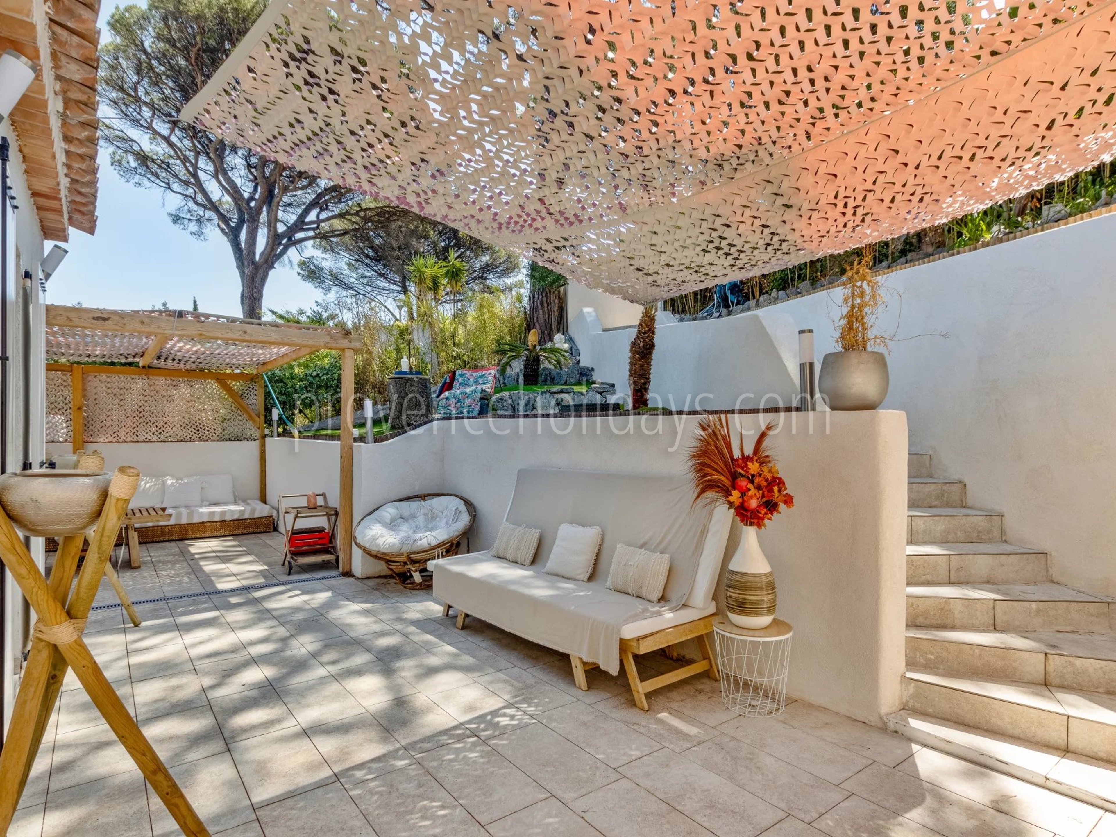 18 - Quiet house in Gassin: Villa: Exterior
