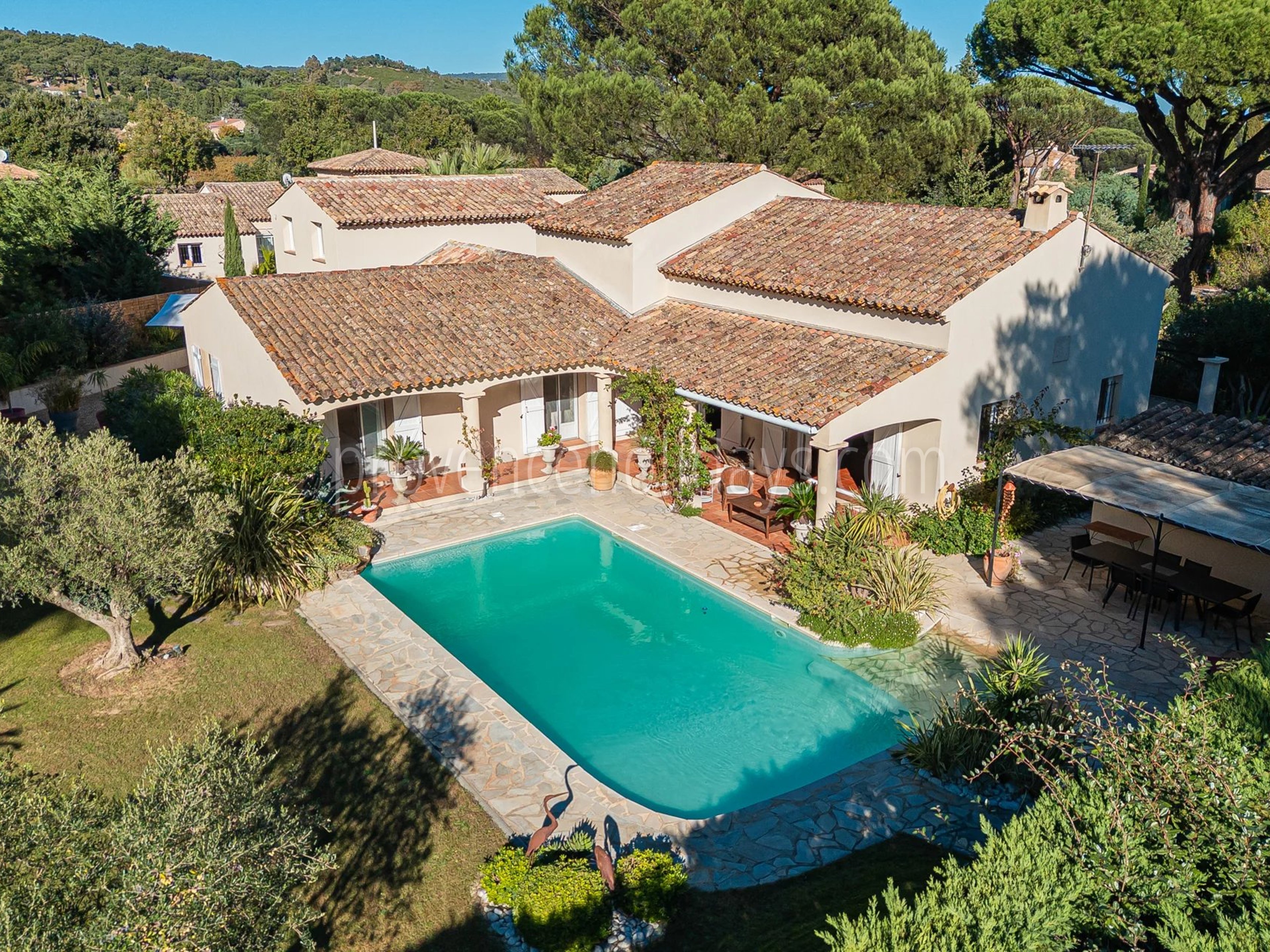 24 - Villa avec maison d’invités à Grimaud: Villa: Exterior