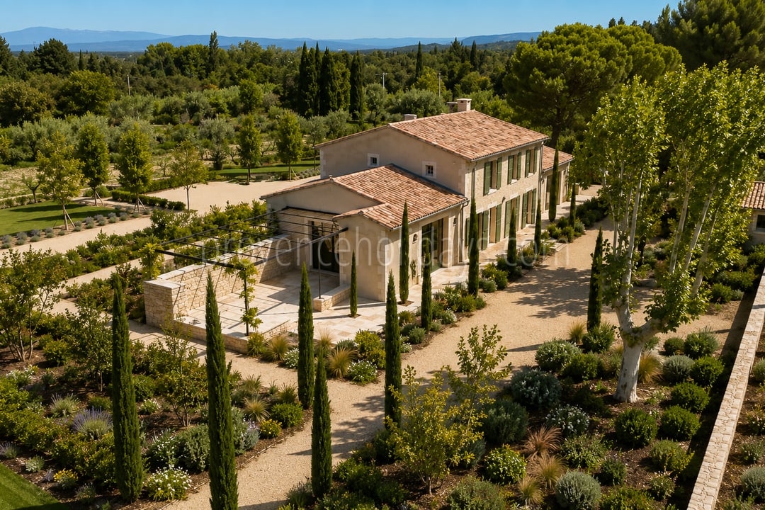 11 - Mas mit Tennisplatz in Eygalières: Villa: Exterior