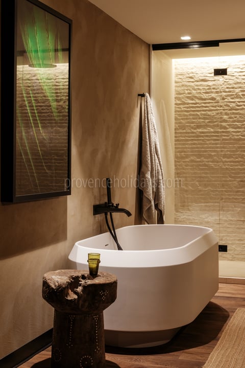 47 - Villa Paradis: Villa: Bathroom