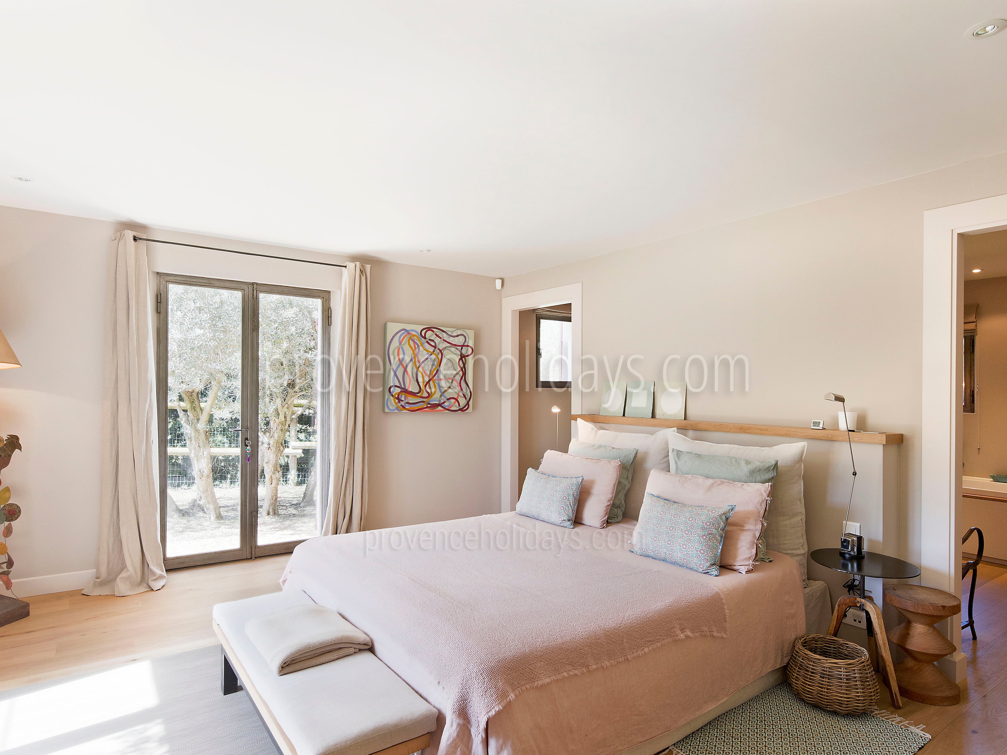 4 - Mas des Alpilles: Villa: Bedroom