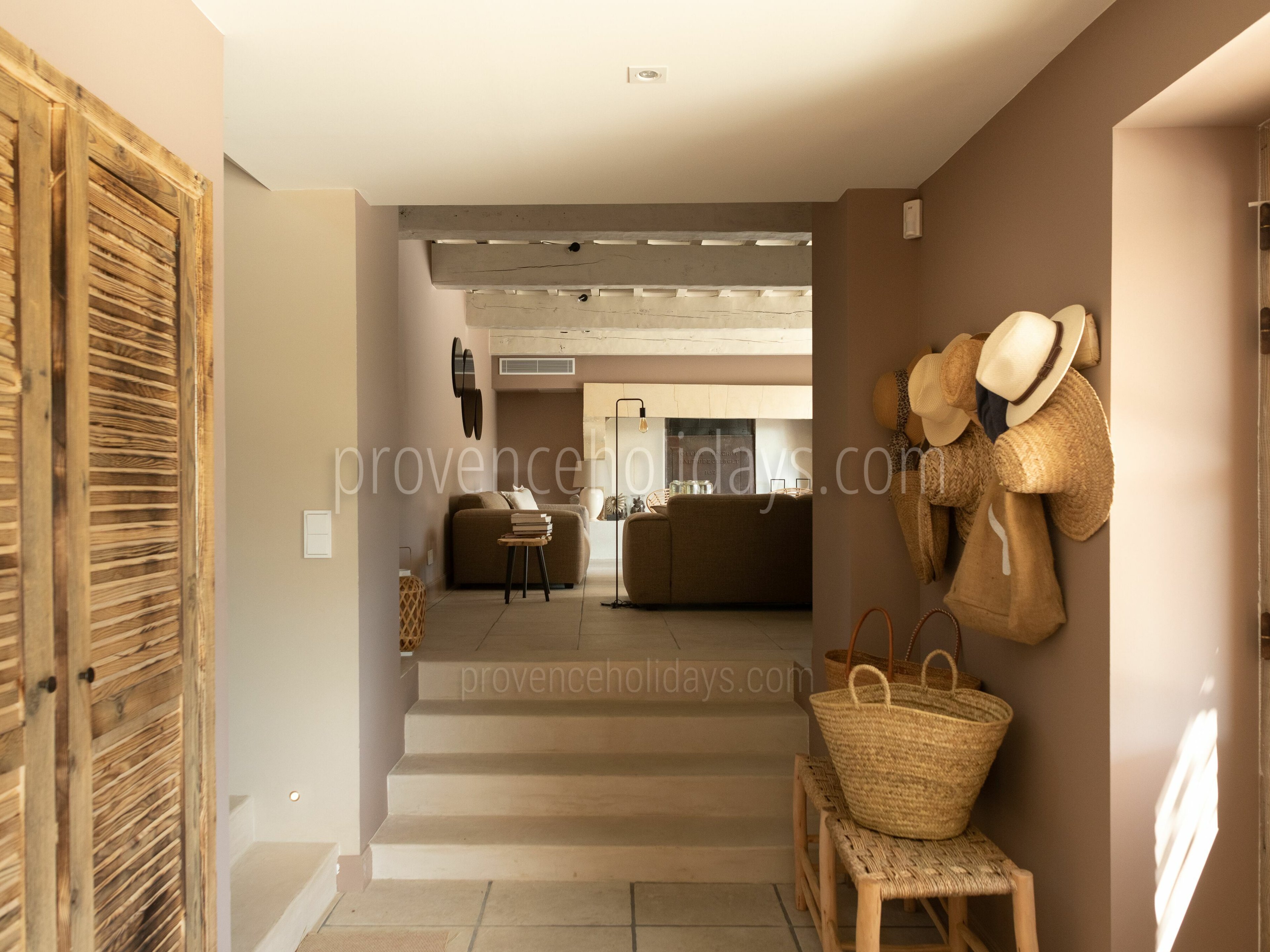 14 - Mas de Provence: Villa: Interior