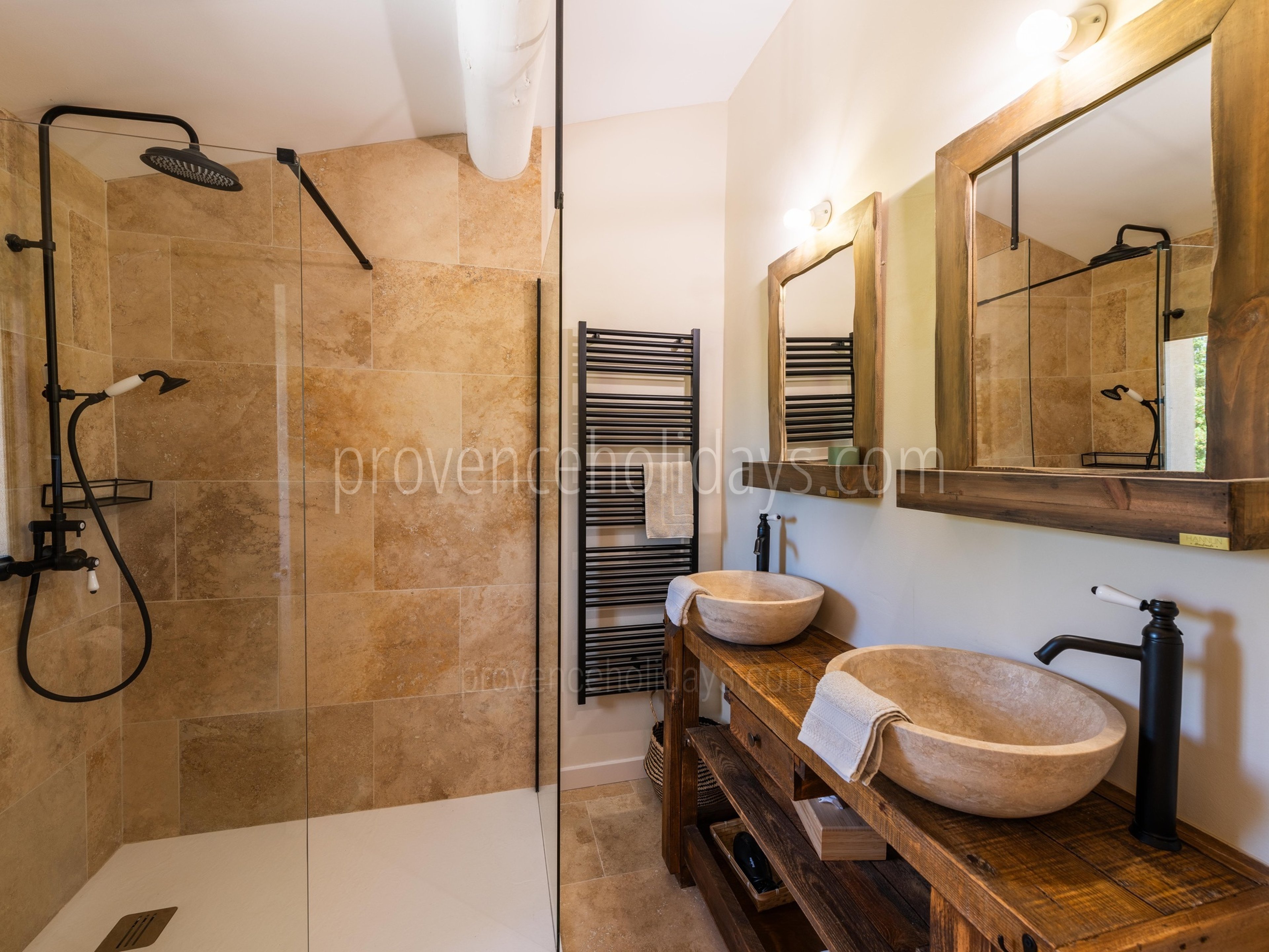 110 - Bastide Gergouven: Villa: Bathroom 9