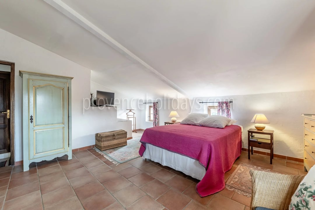 22 - Stone farmhouse in Saint-Saturnin-lès-Apt: Villa: Interior