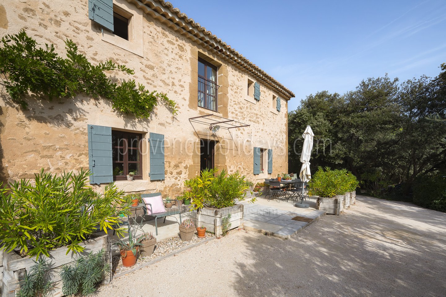25 - Bergerie de Beaumes: Villa: Exterior