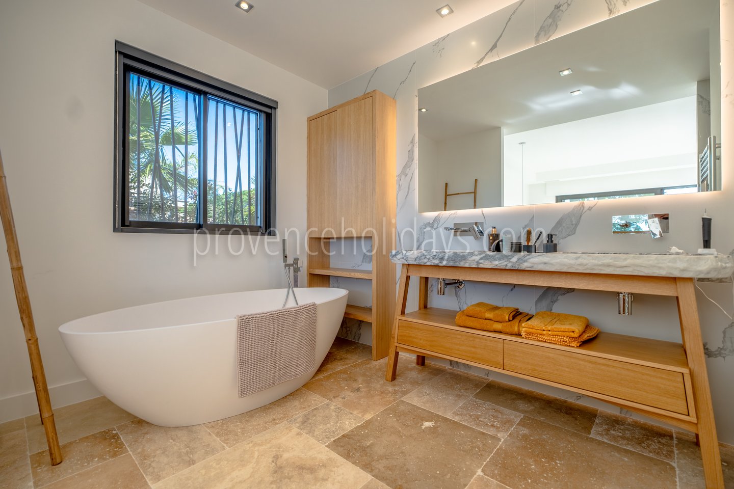 21 - Villa Stonebay: Villa: Bathroom