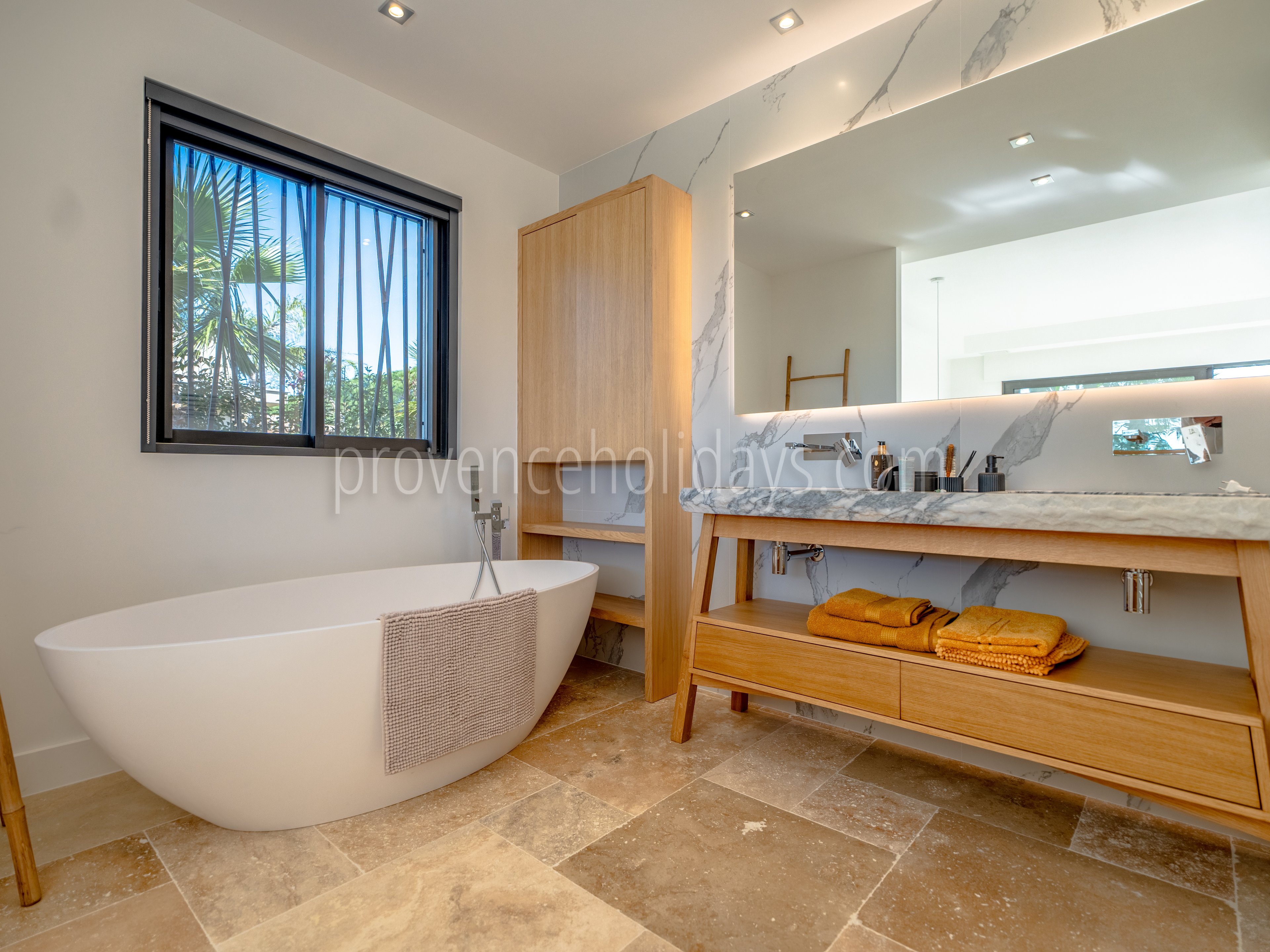 21 - Villa Stonebay: Villa: Bathroom