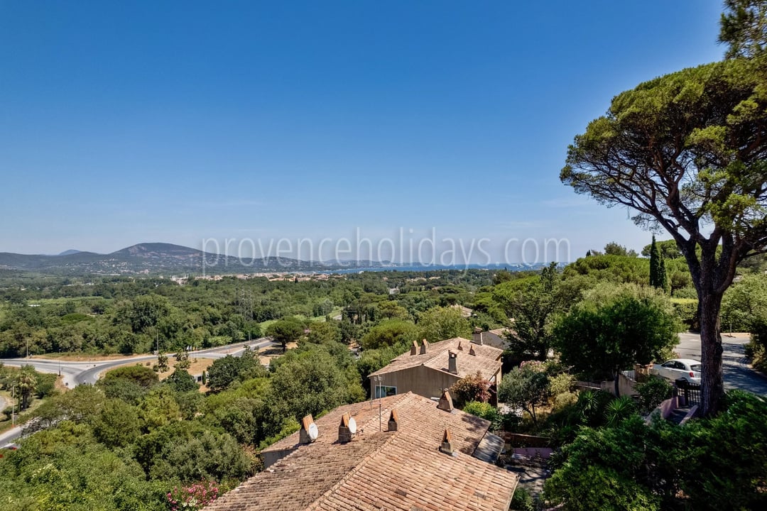 29 - Quiet house in Gassin: Villa: Exterior
