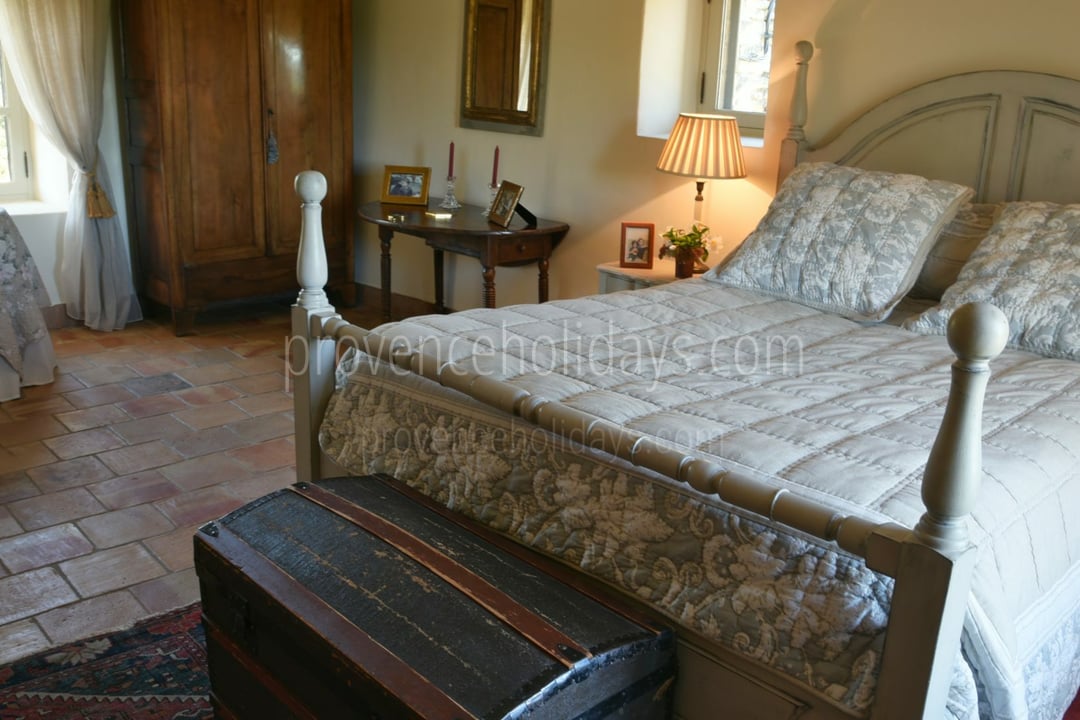 4 - Le Mas des Buis: Villa: Bedroom