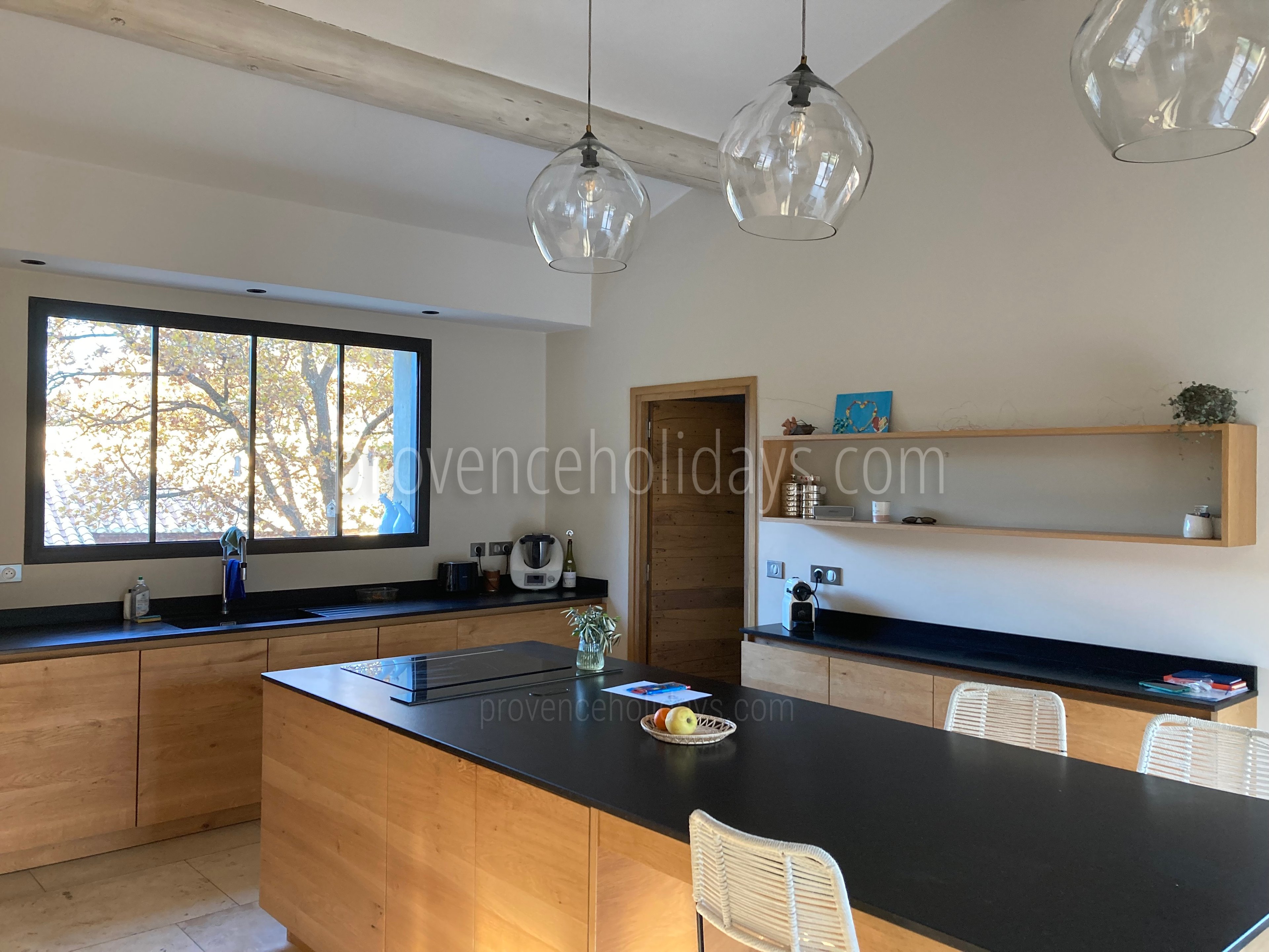 24 - Le Mas Provençal: Villa: Interior
