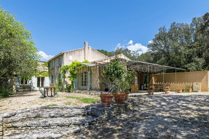 7 - Stone house in Gordes: Villa: Exterior