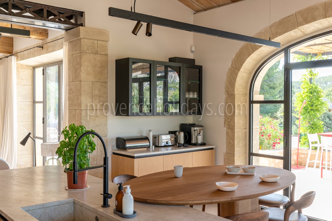 133 - Le Loup des Alpilles: Villa: Interior