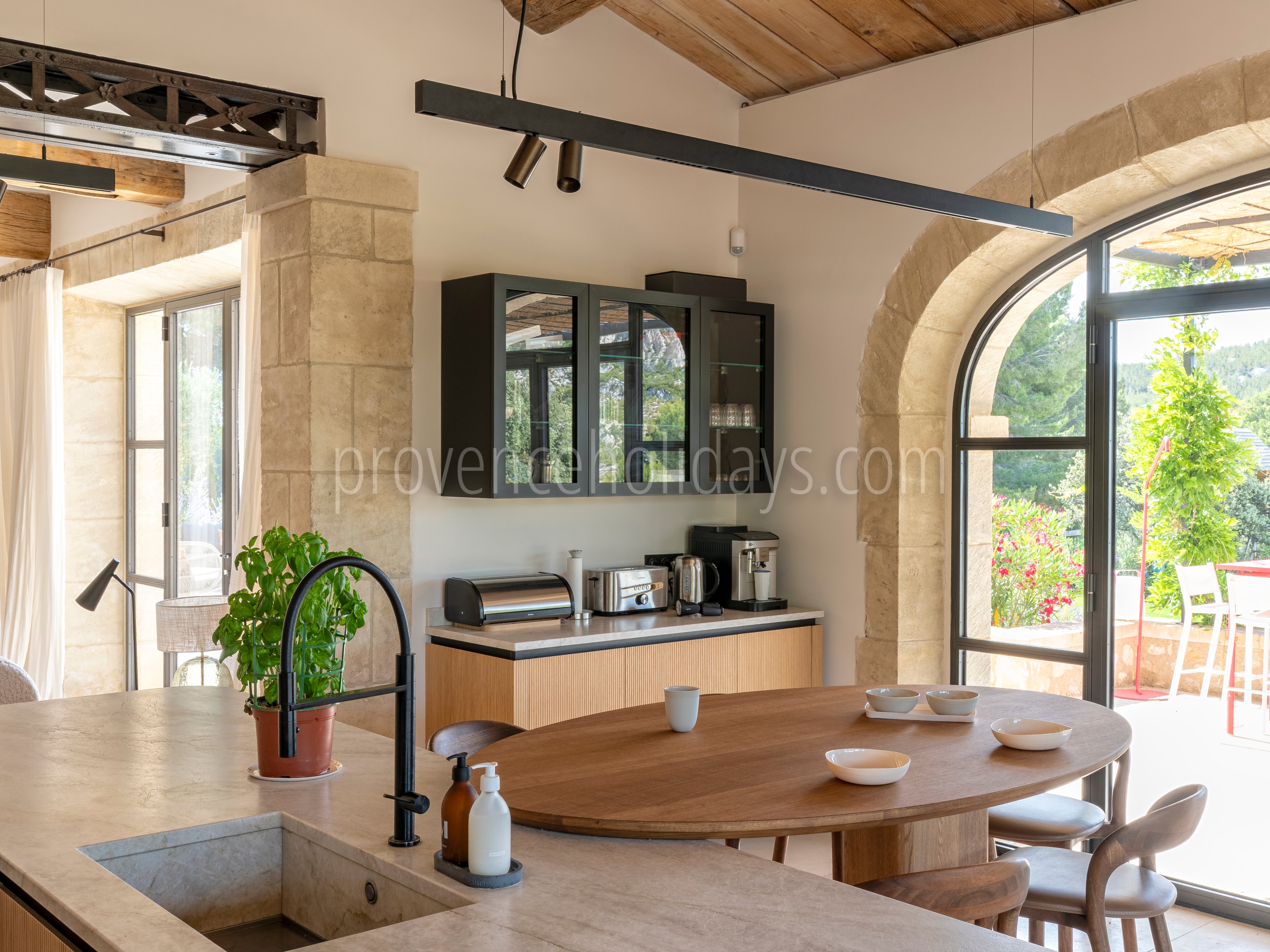 133 - Le Loup des Alpilles: Villa: Interior