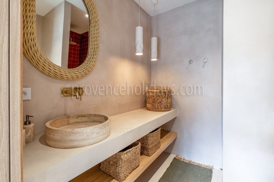 28 - Domaine de la Sorgue: Villa: Bathroom