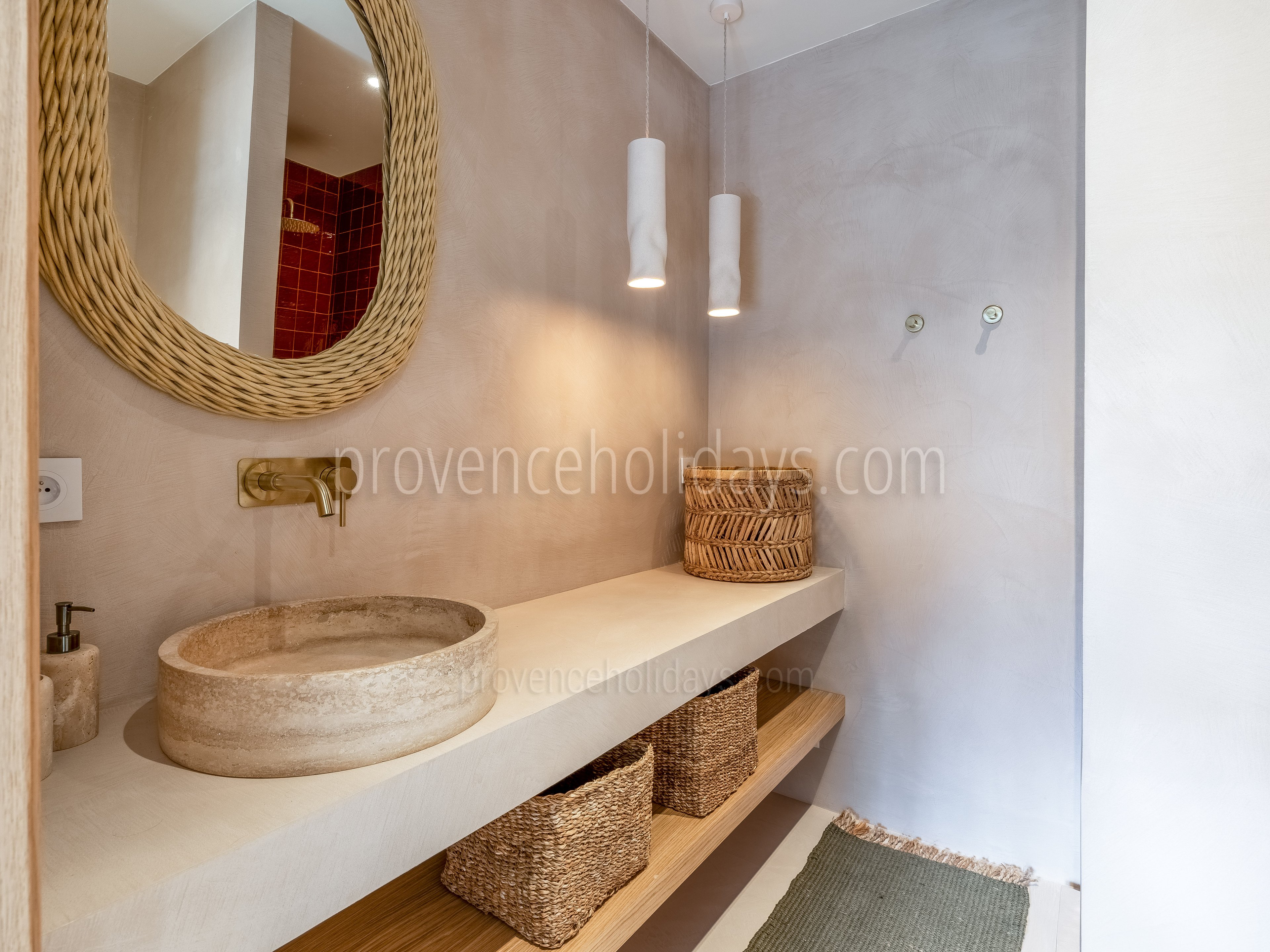28 - Domaine de la Sorgue: Villa: Bathroom