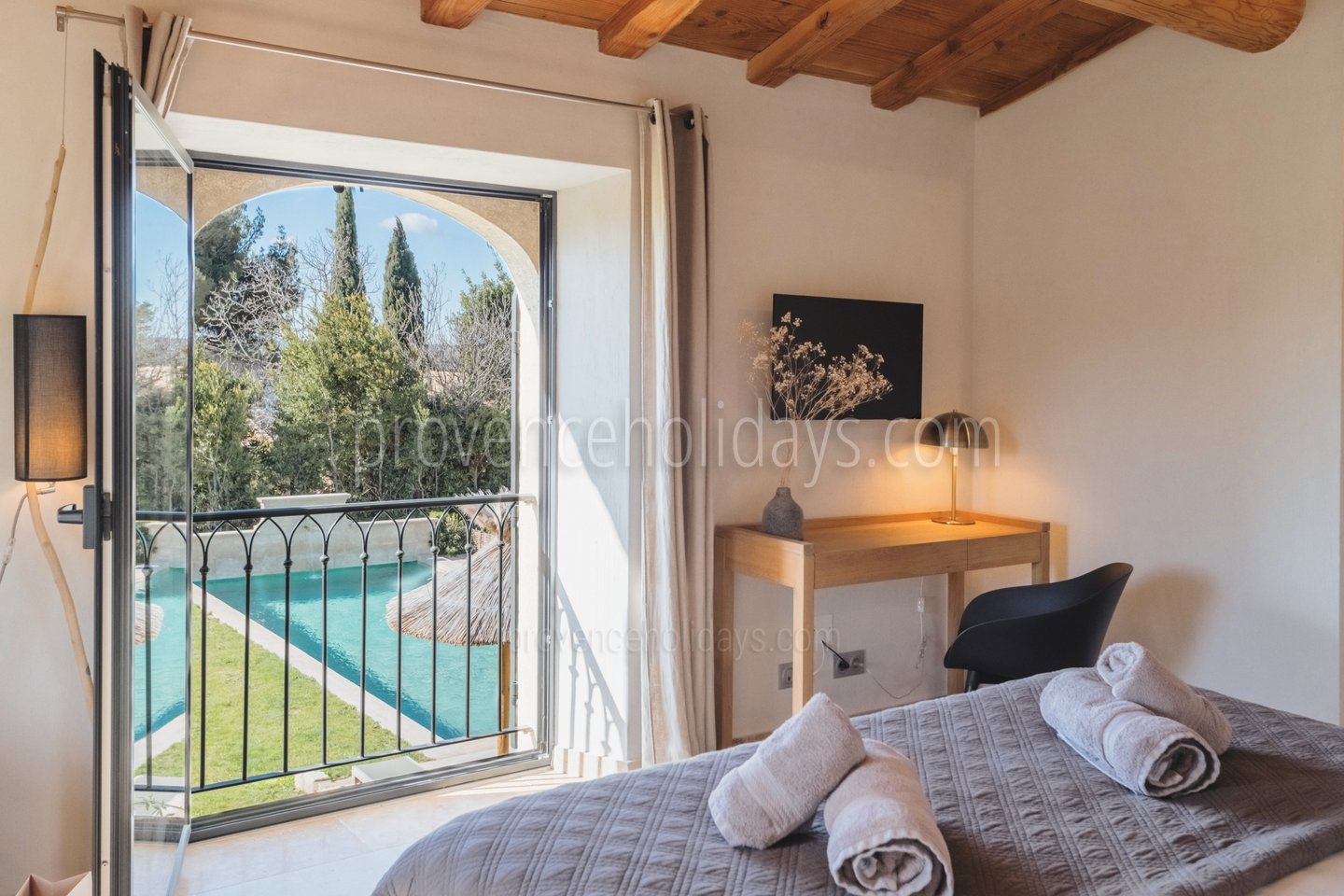 24 - Mas des Cerisiers: Villa: Interior