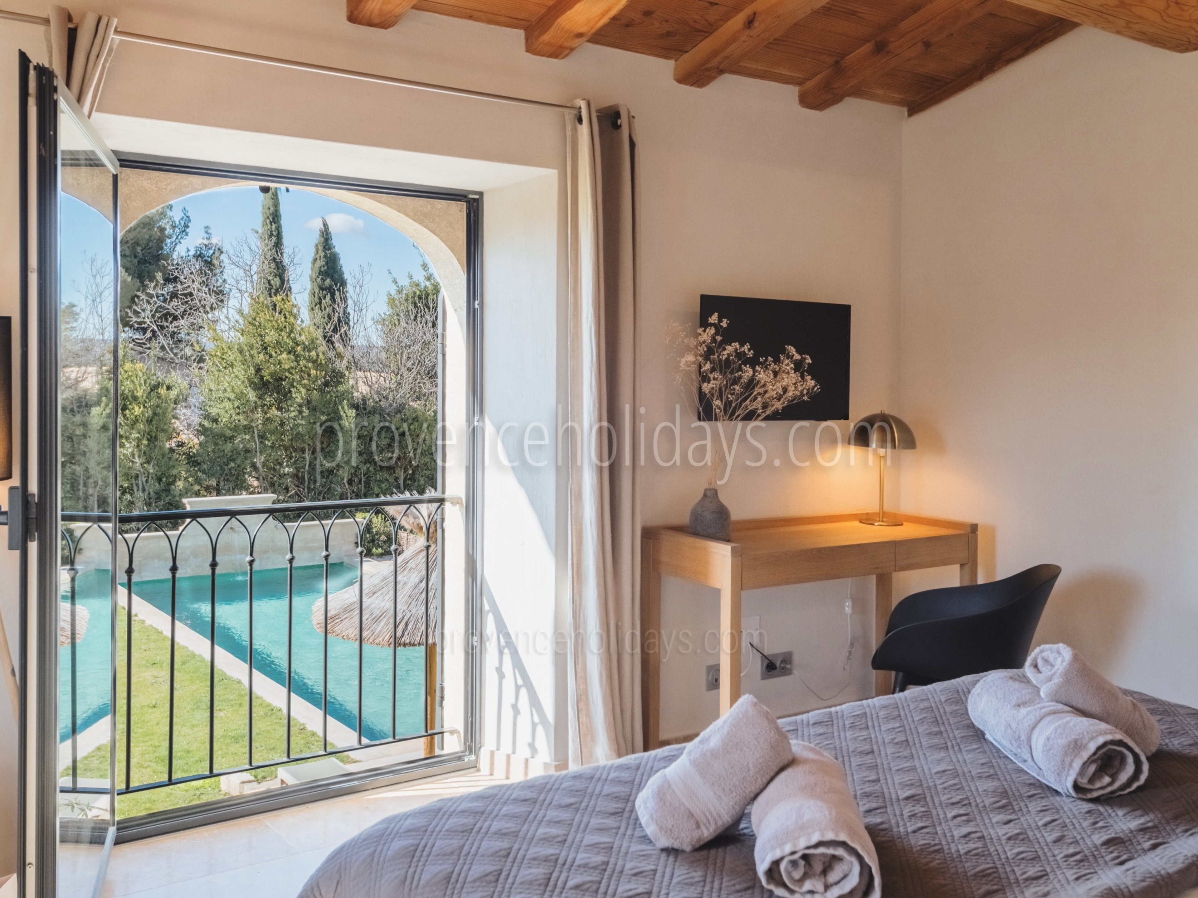24 - Mas des Cerisiers: Villa: Interior