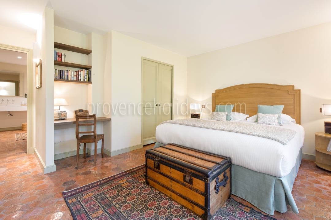 6 - Villa La Vigne: Villa: Bedroom