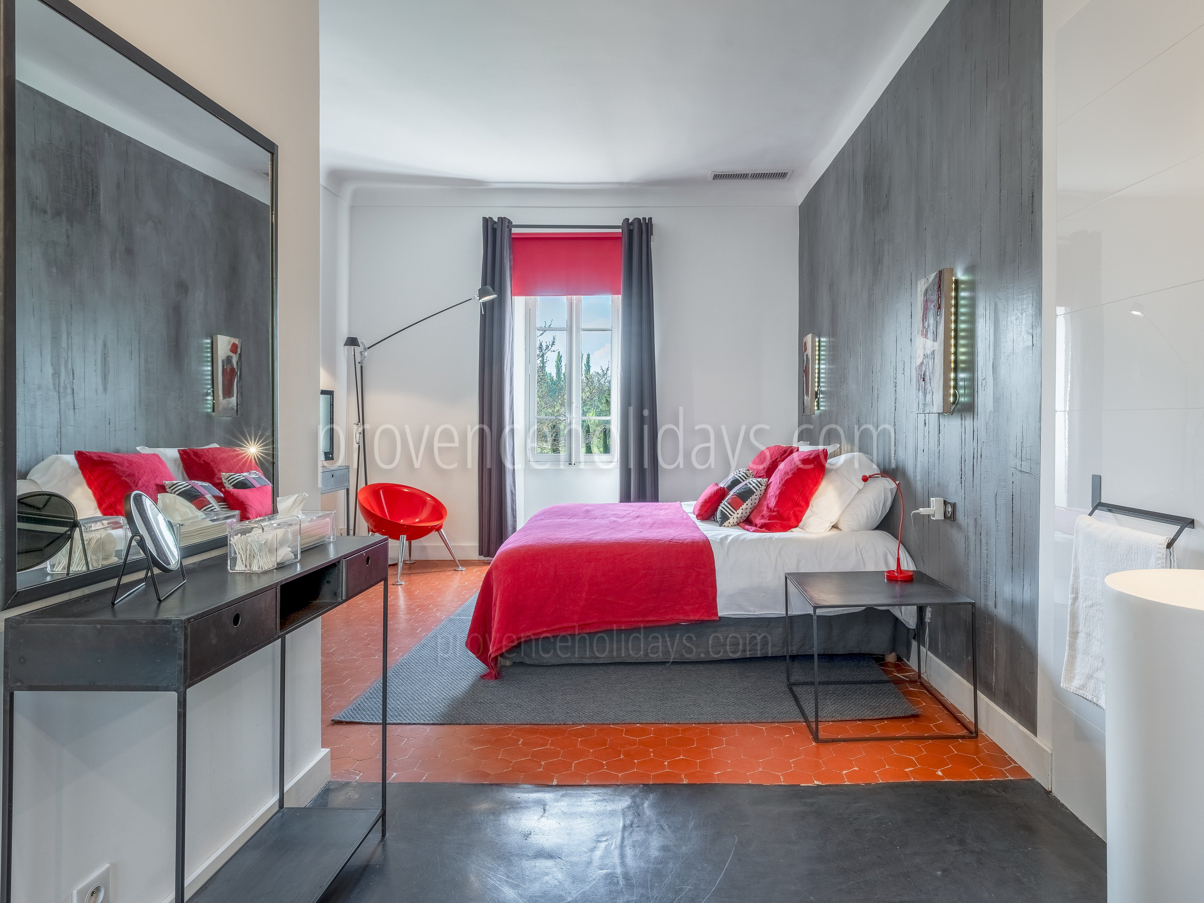 32 - Mas des Vignes: Villa: Bedroom