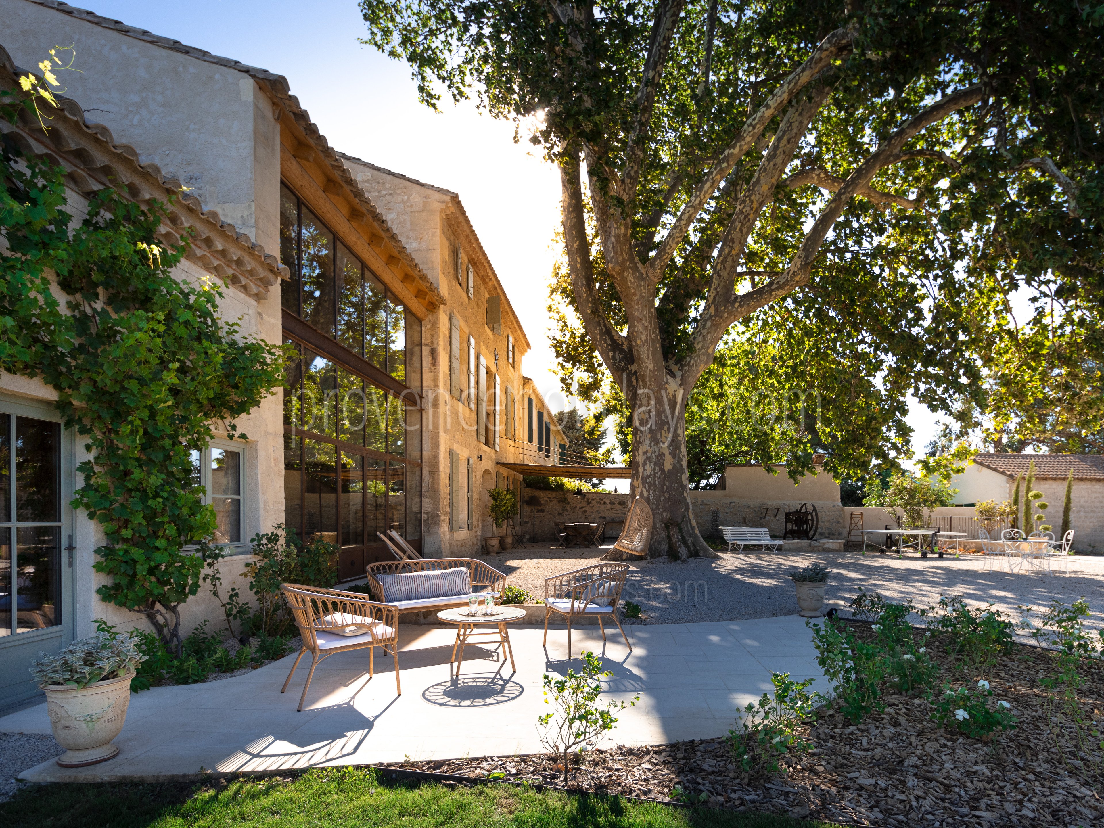 9 - Mas des Pommiers: Villa: Exterior