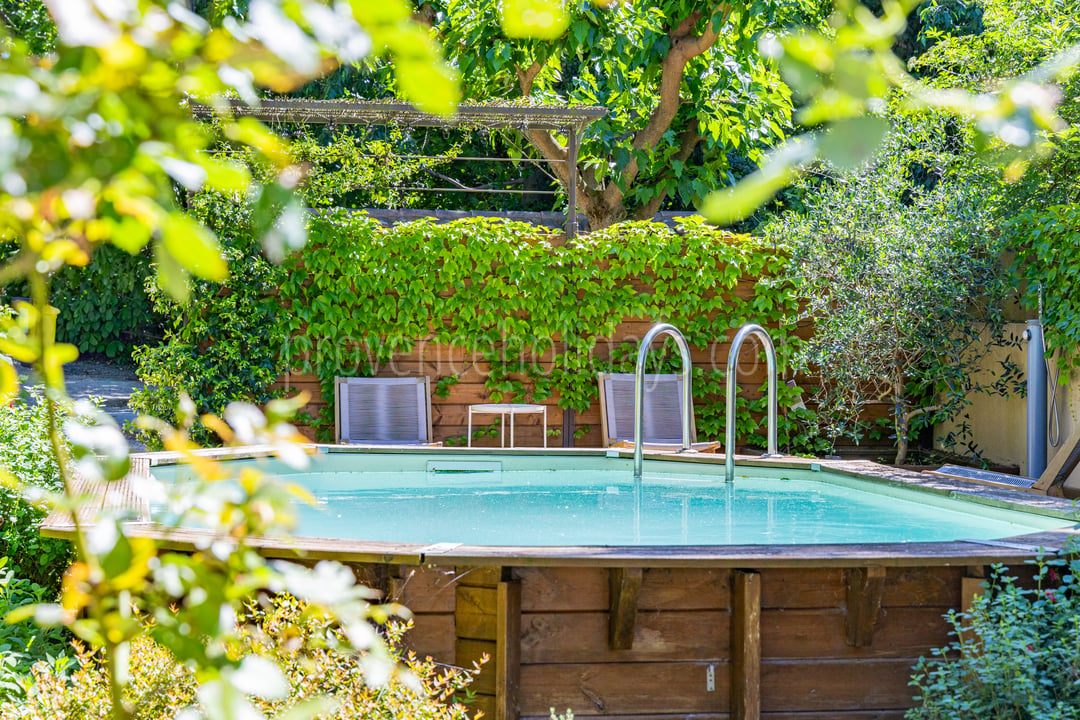 Charming villa with swimming pool close to the village