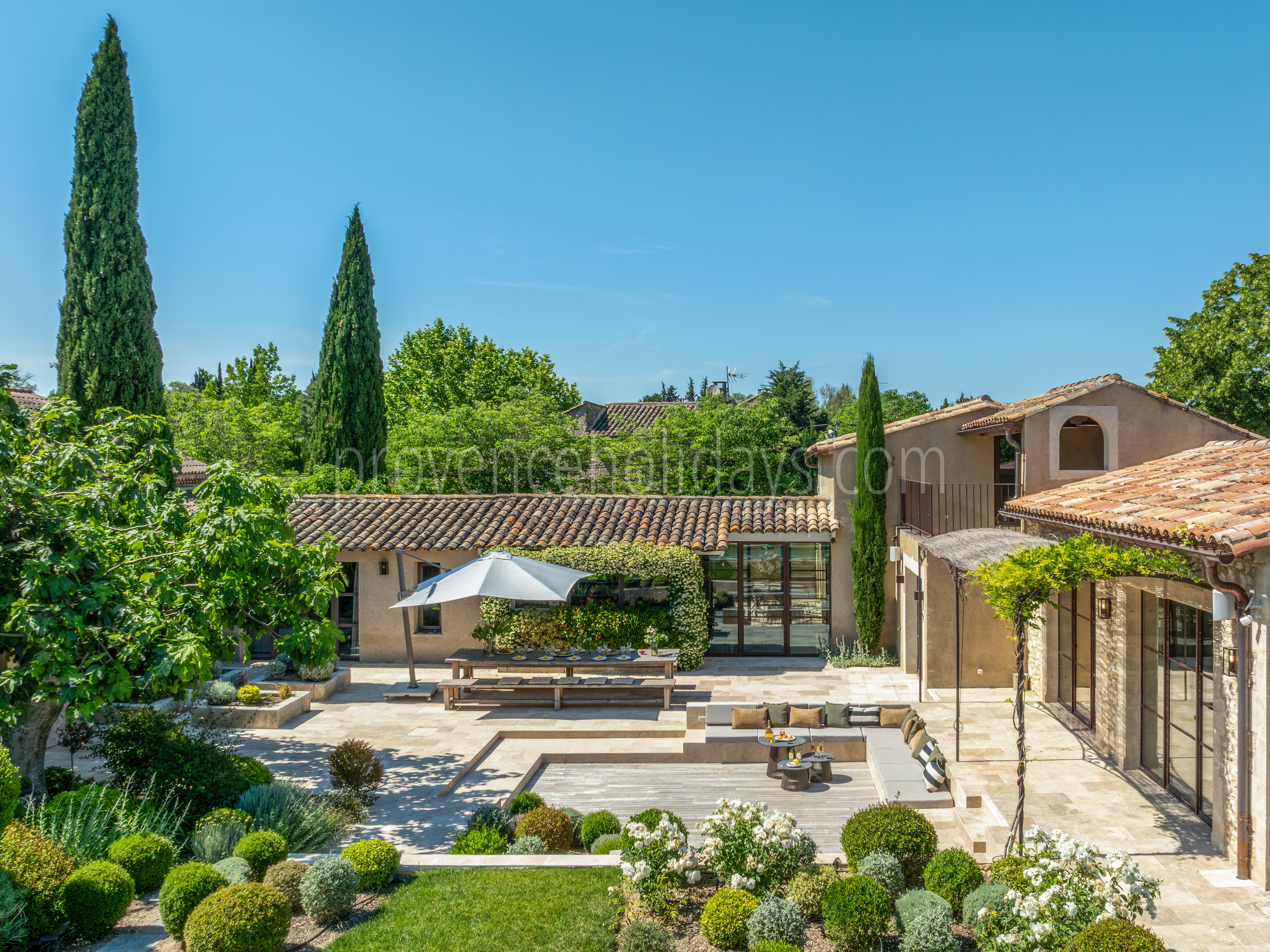 1 - Mas de la Calade: Villa: Exterior