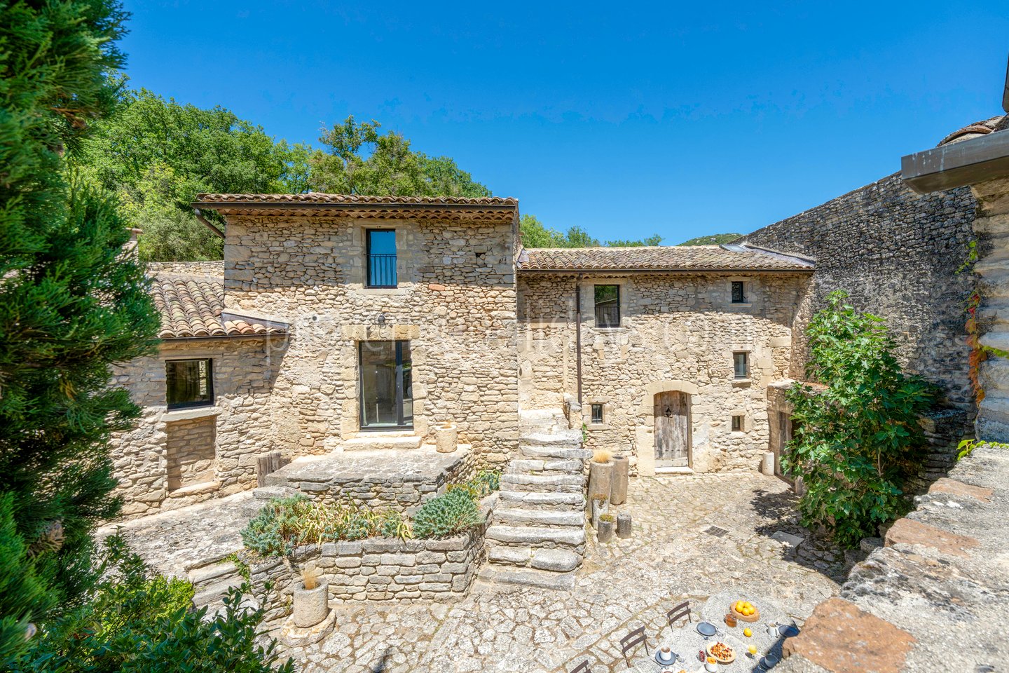 42 - Le Vallon Secret: Villa: Exterior