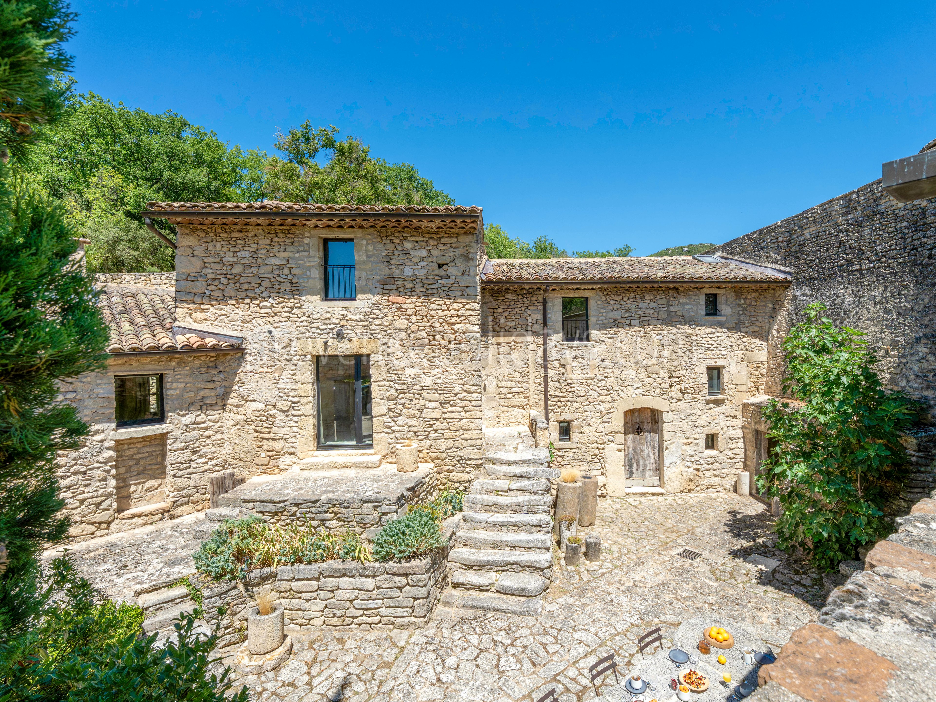 42 - Le Vallon Secret: Villa: Exterior