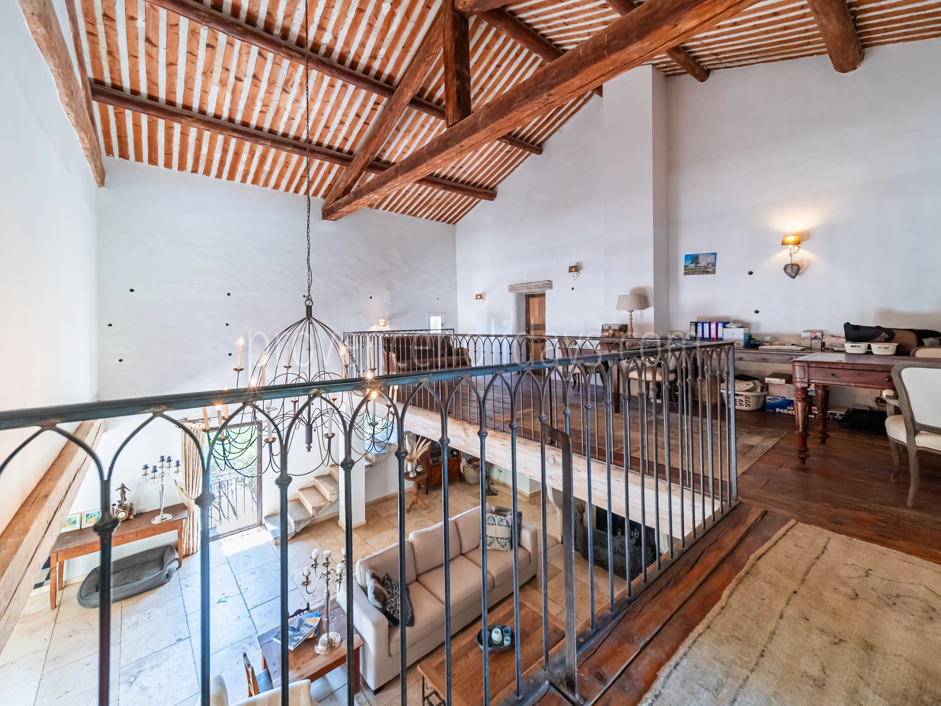 11 - Hameau en pierre à L\'Isle-sur-la-Sorgue: Villa: Interior