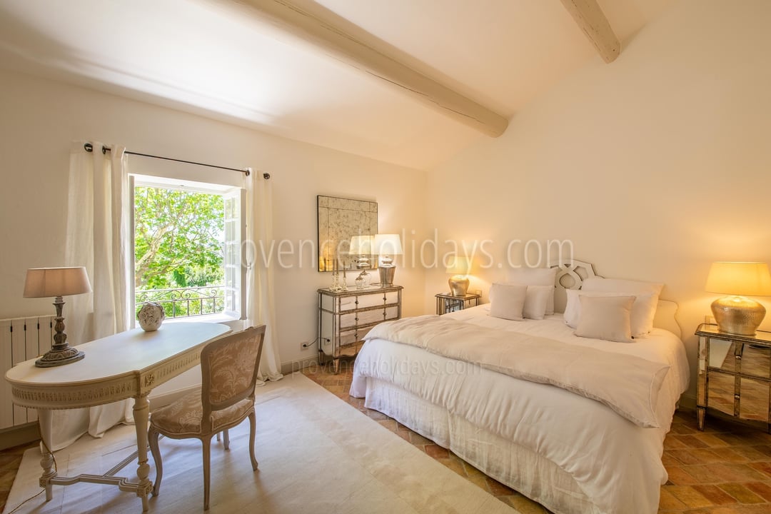 6 - Mas de l\'Est: Villa: Bedroom