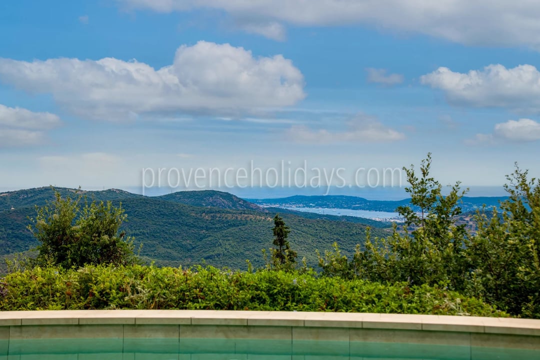120 - Villa with sauna in La Garde-Freinet: Villa: Exterior