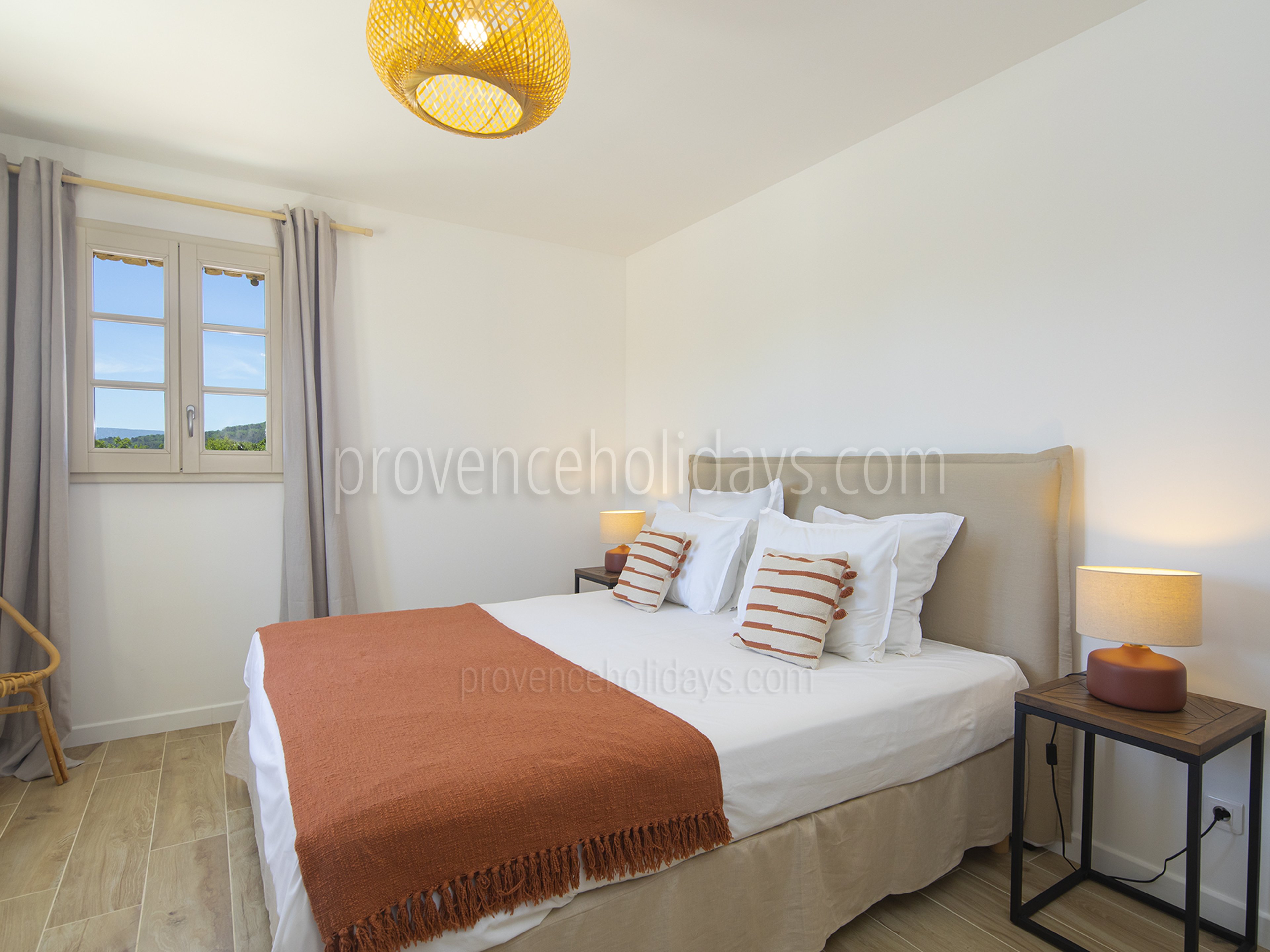 12 - Mas de Fontblanche: Villa: Bedroom