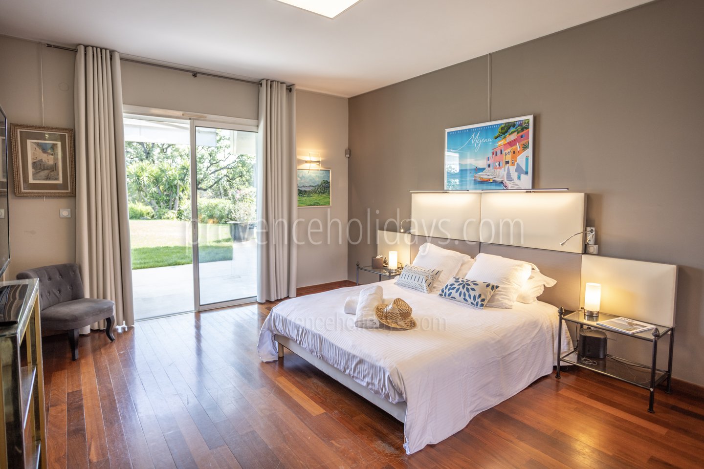 3 - Villa Toulon: Villa: Interior
