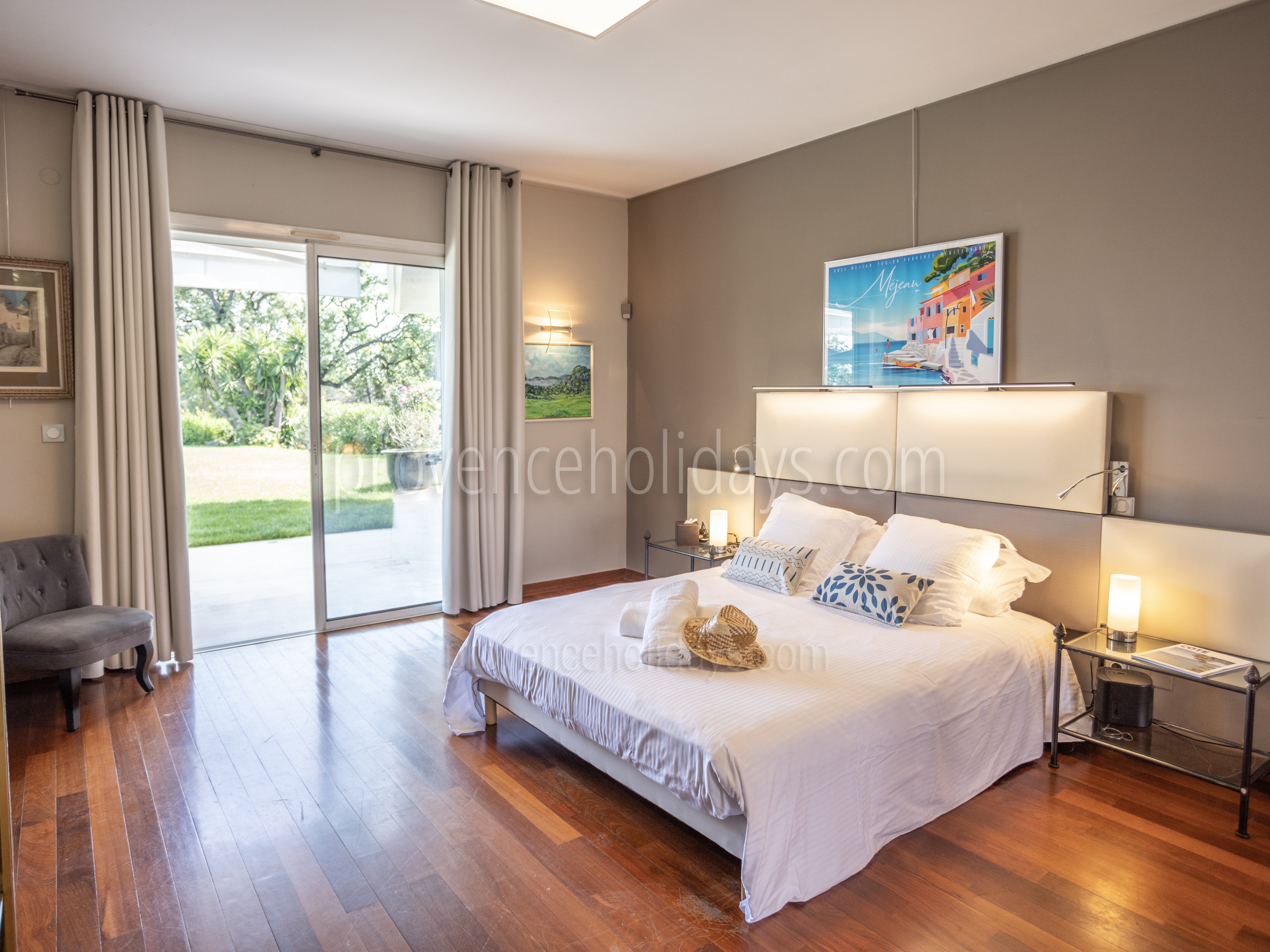 3 - Villa Toulon: Villa: Interior