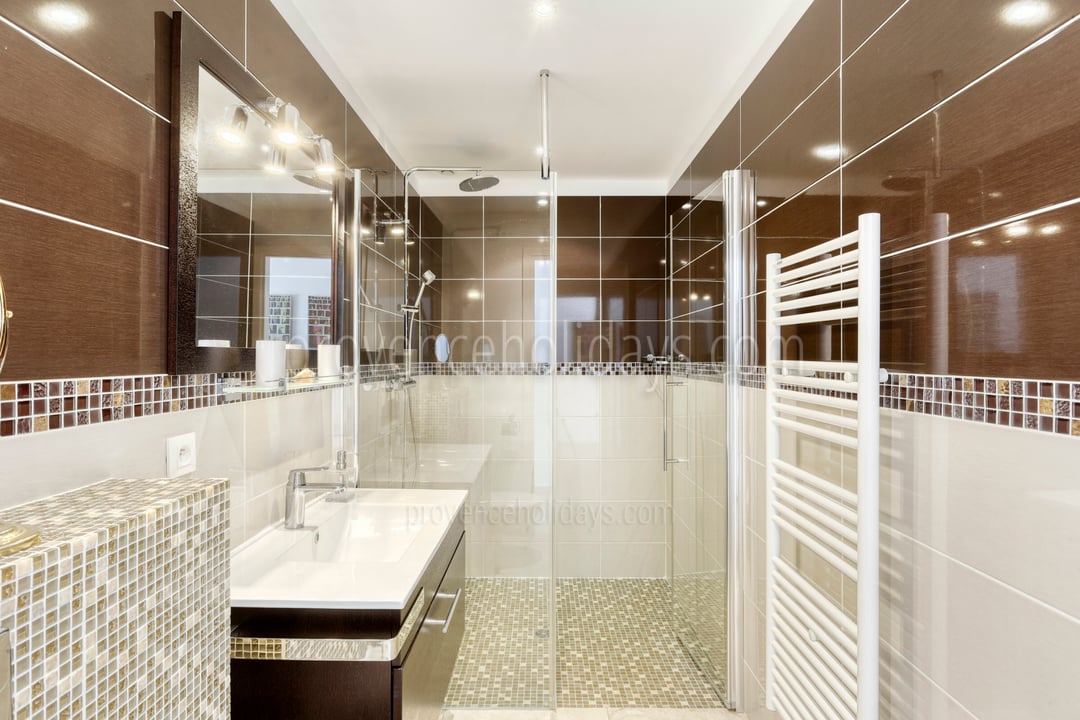 18 - Villa Montcrépuscule: Villa: Bathroom