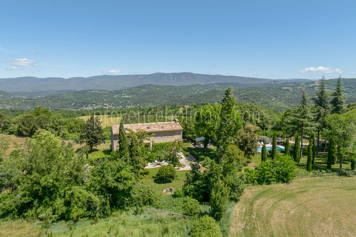 Gerenoveerde middeleeuwse kapel in de Luberon