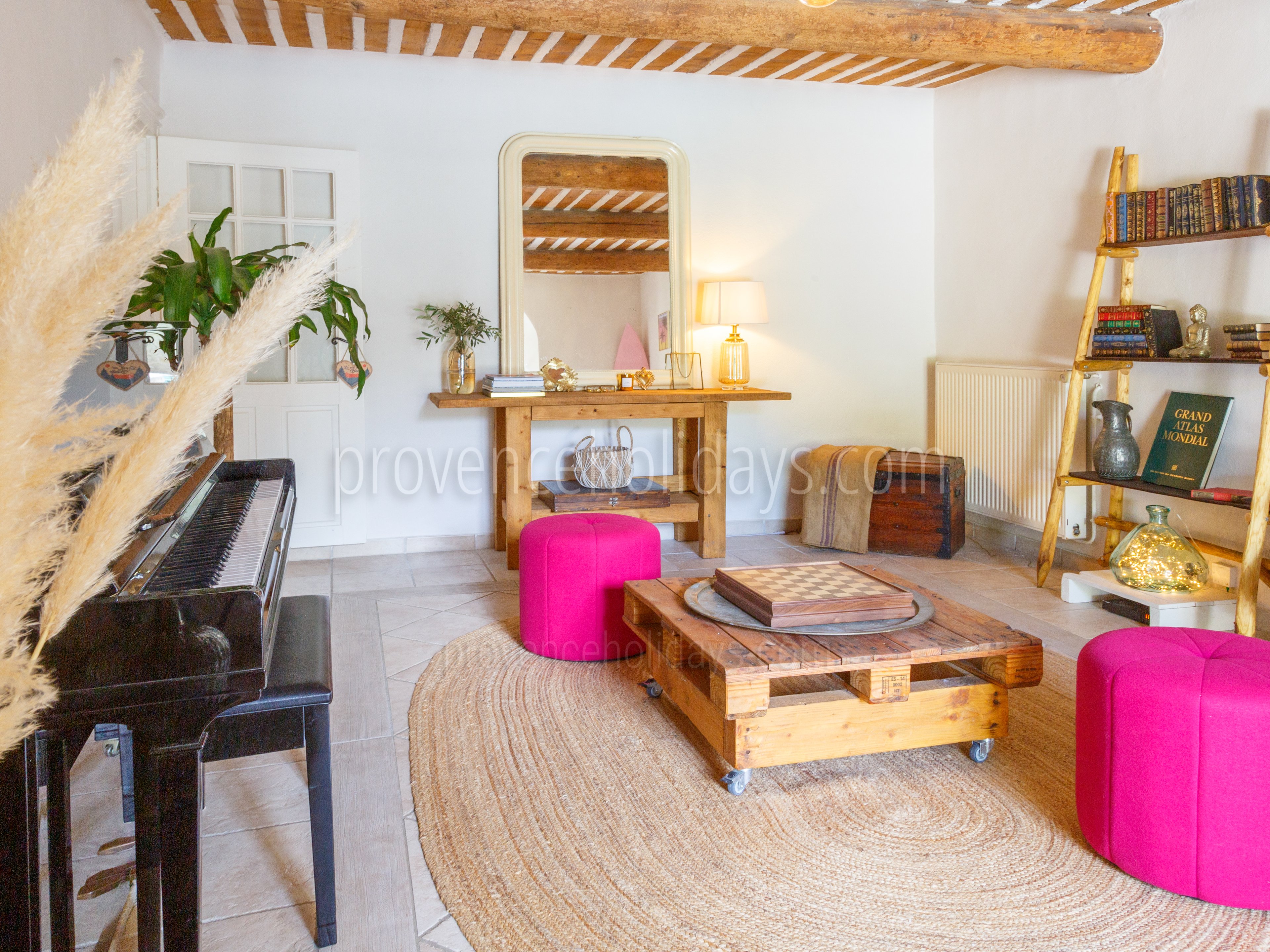 12 - Le Mas Chopin: Villa: Interior