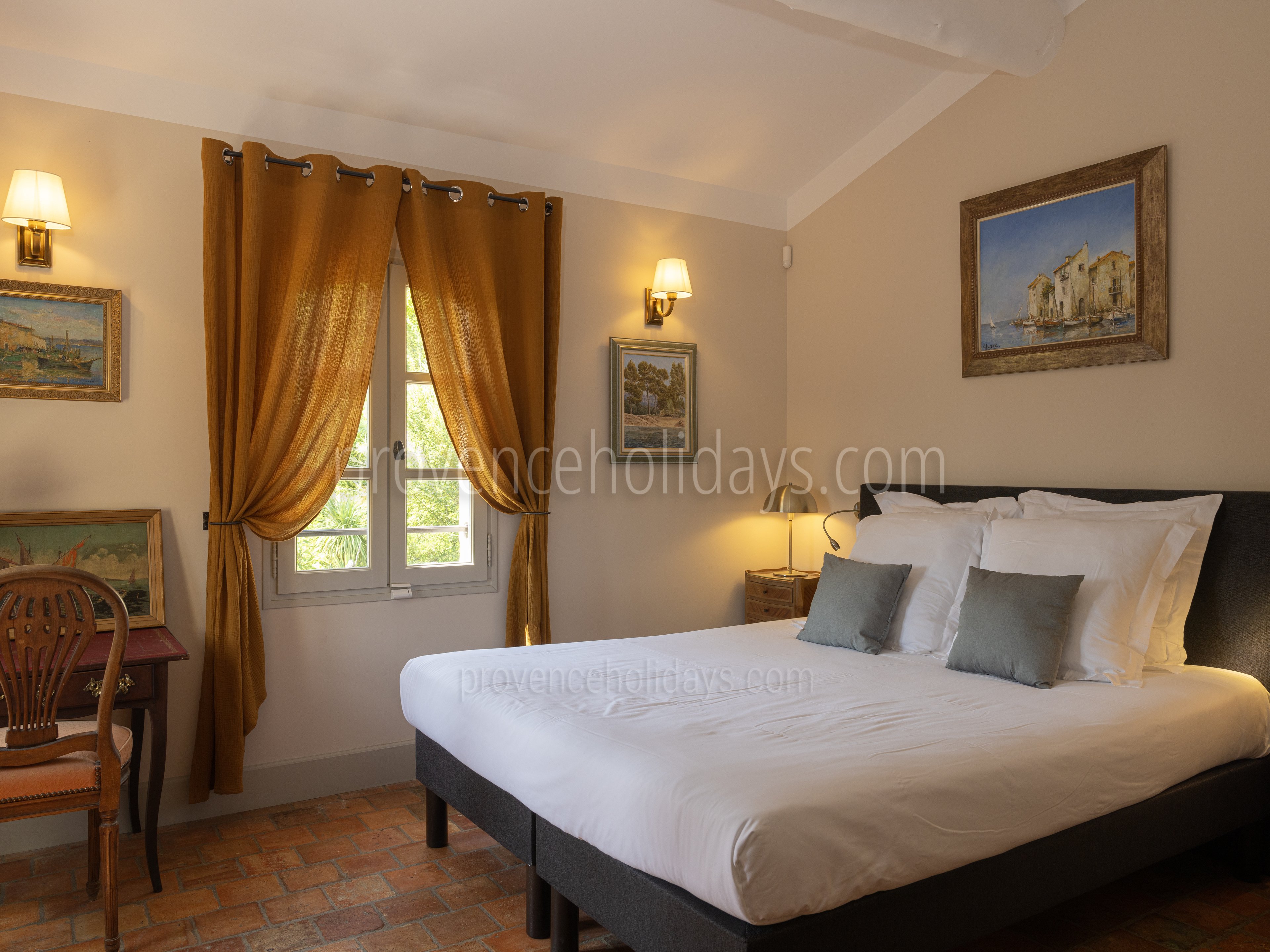 33 - Le Mas des Jardins: Villa: Interior