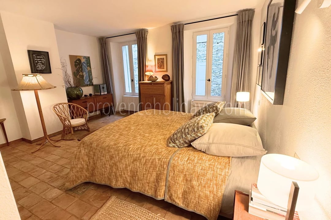 12 - Renovated house in La Garde-Freinet: Villa: Bedroom