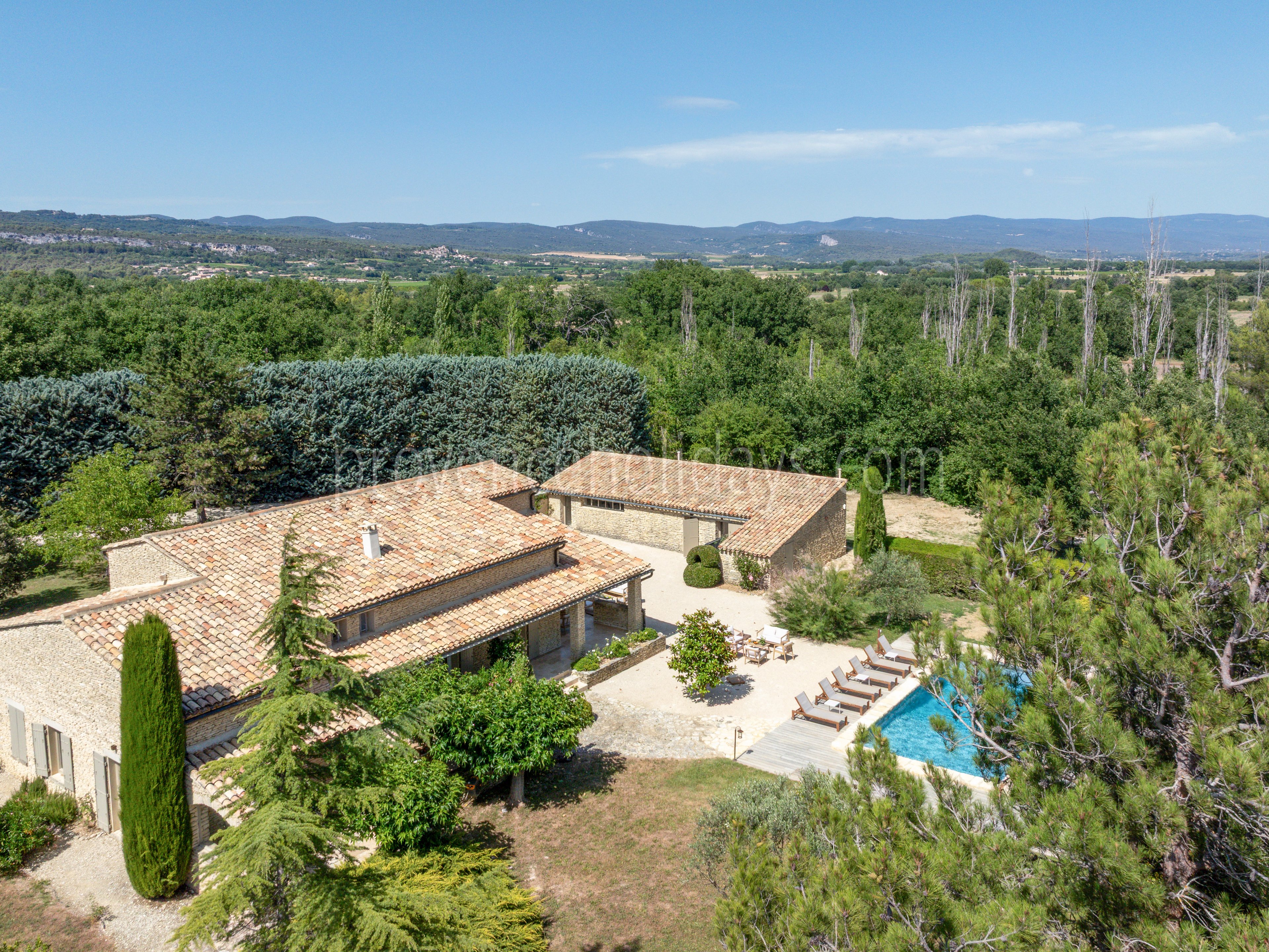 35 - Villa Sérénité du Luberon: Villa: Exterior