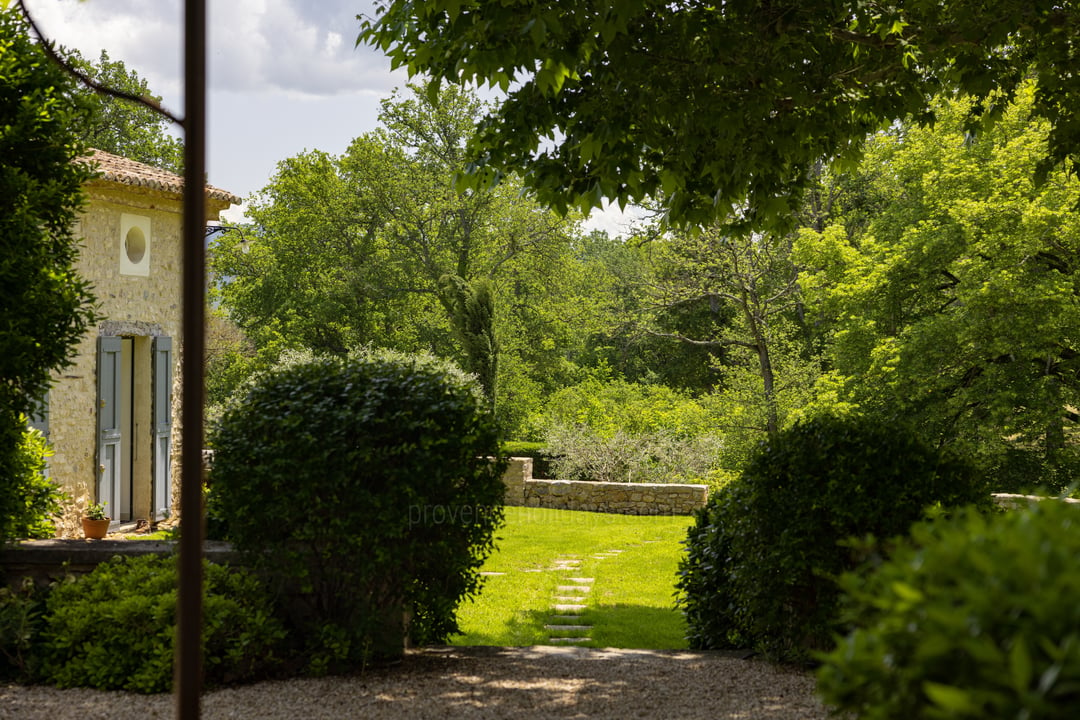 28 - Bastide de Goult: Villa: Exterior