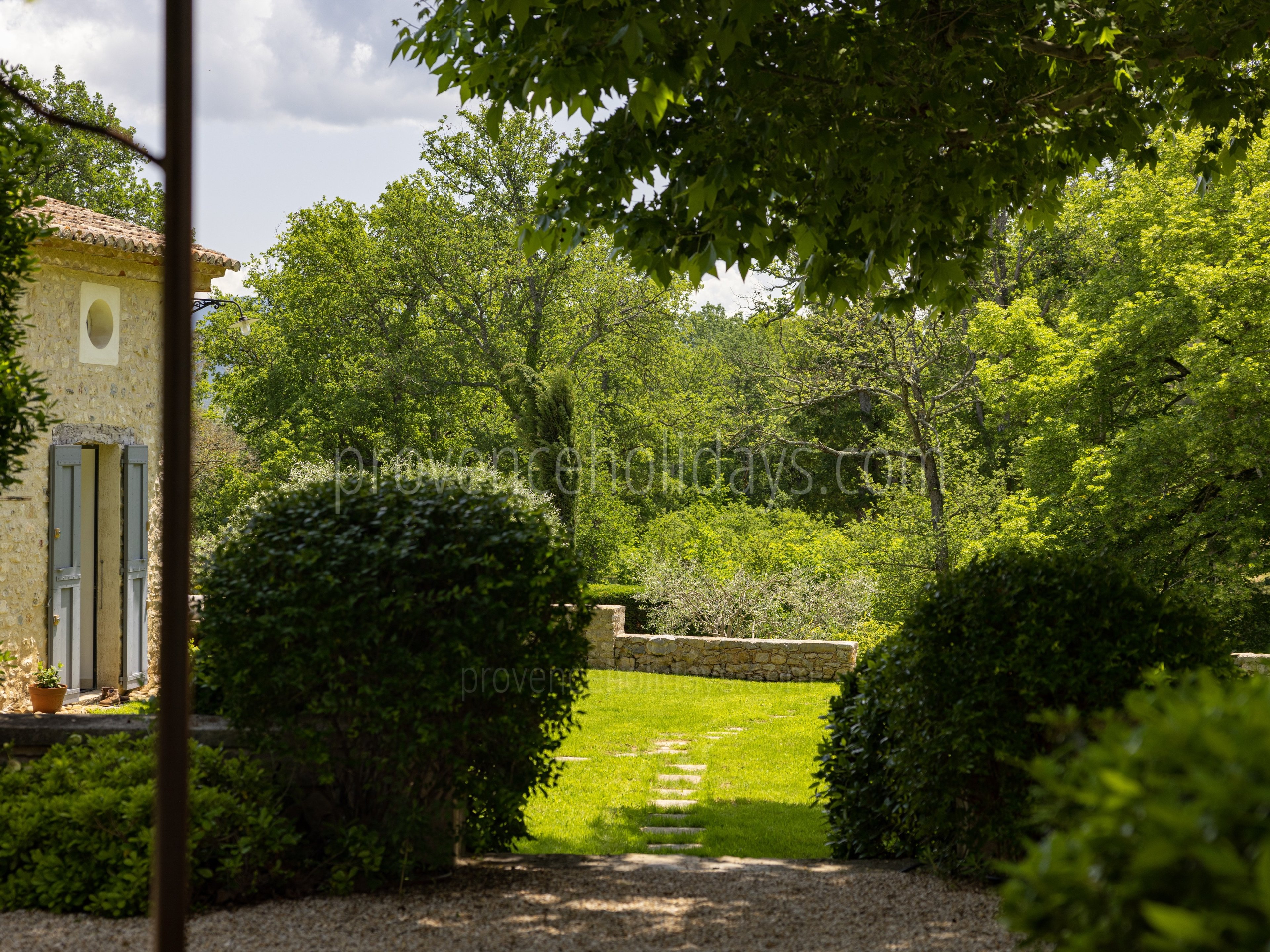 28 - Bastide de Goult: Villa: Exterior